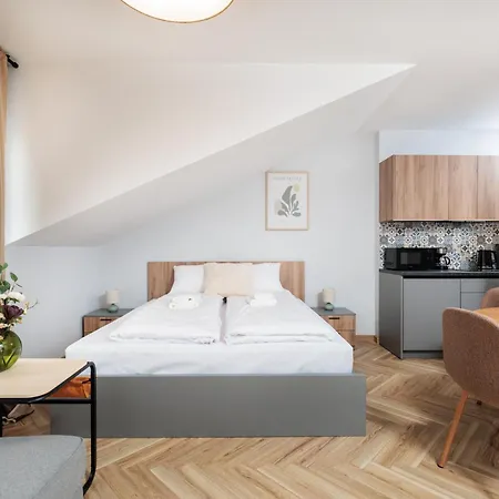 Monika Apartments By Upstairs-3